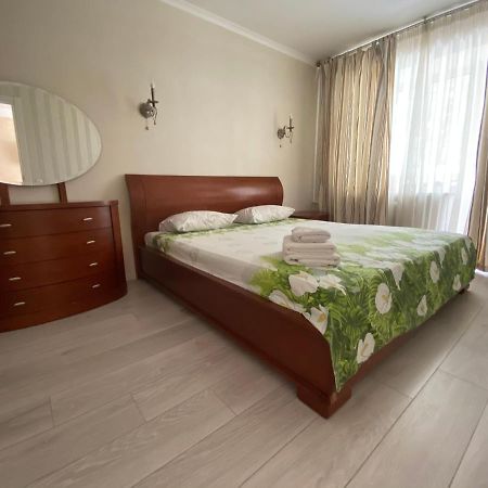 קייב Apartment On Prospiekt Pobiedy 18 מראה חיצוני תמונה
