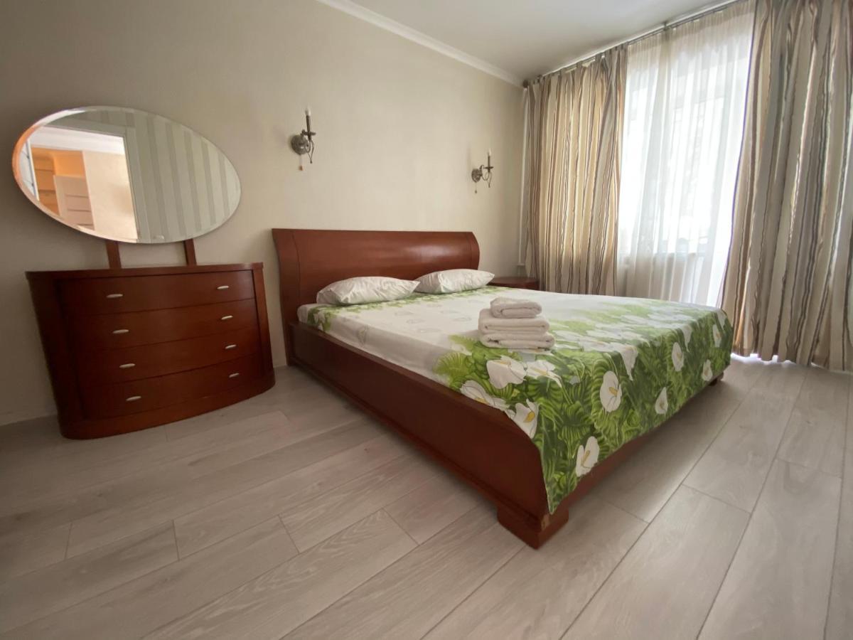 קייב Apartment On Prospiekt Pobiedy 18 מראה חיצוני תמונה